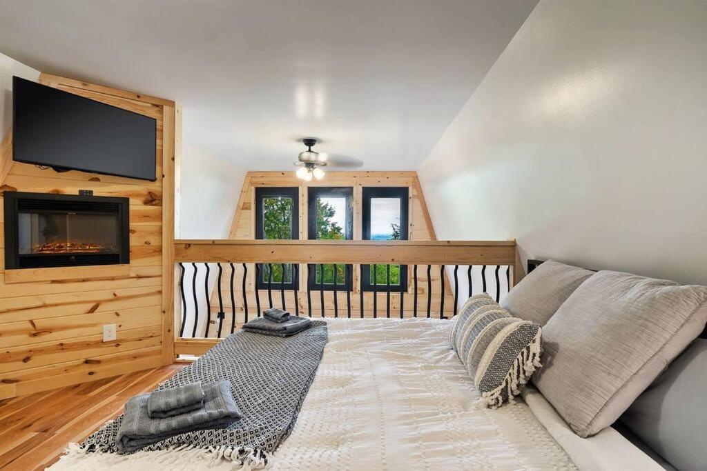 Secluded Mtn View New! 10 Mins To Or Park * Gatlinburg